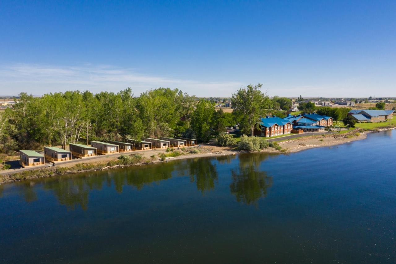 River Lodge And Cabins Boardman Bagian luar foto