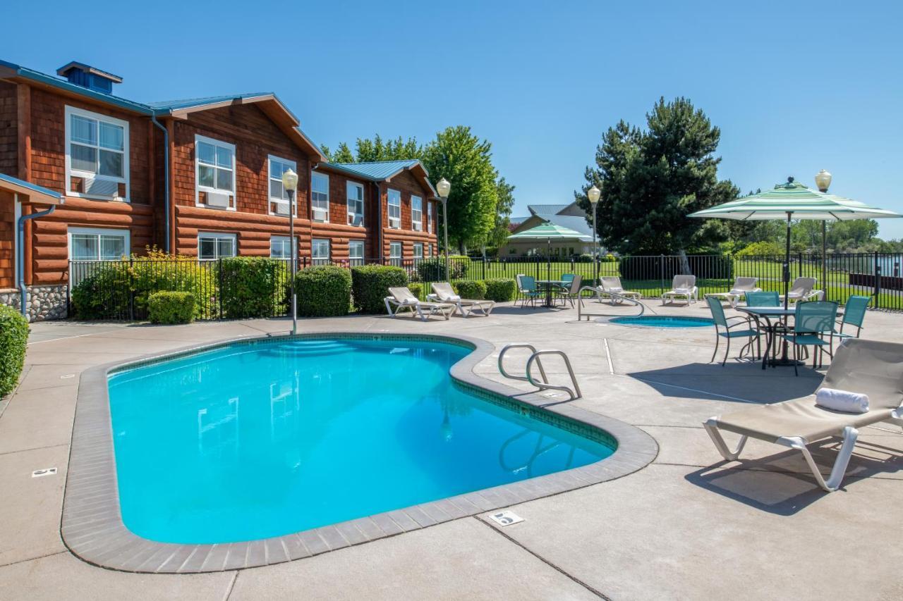River Lodge And Cabins Boardman Bagian luar foto