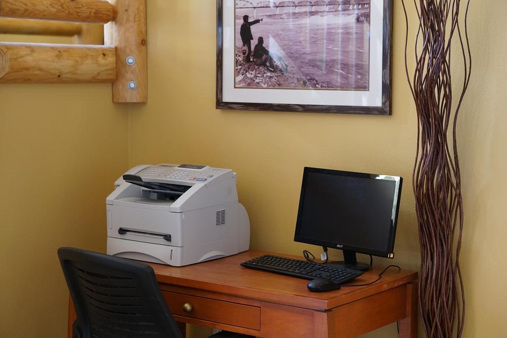 River Lodge And Cabins Boardman Bagian luar foto