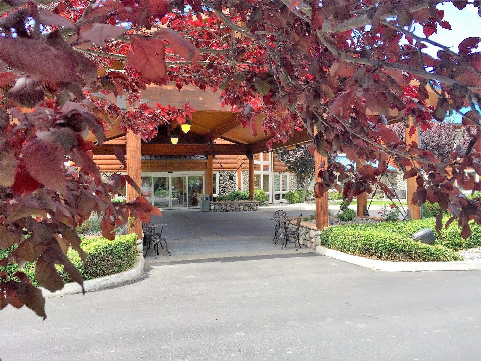 River Lodge And Cabins Boardman Bagian luar foto