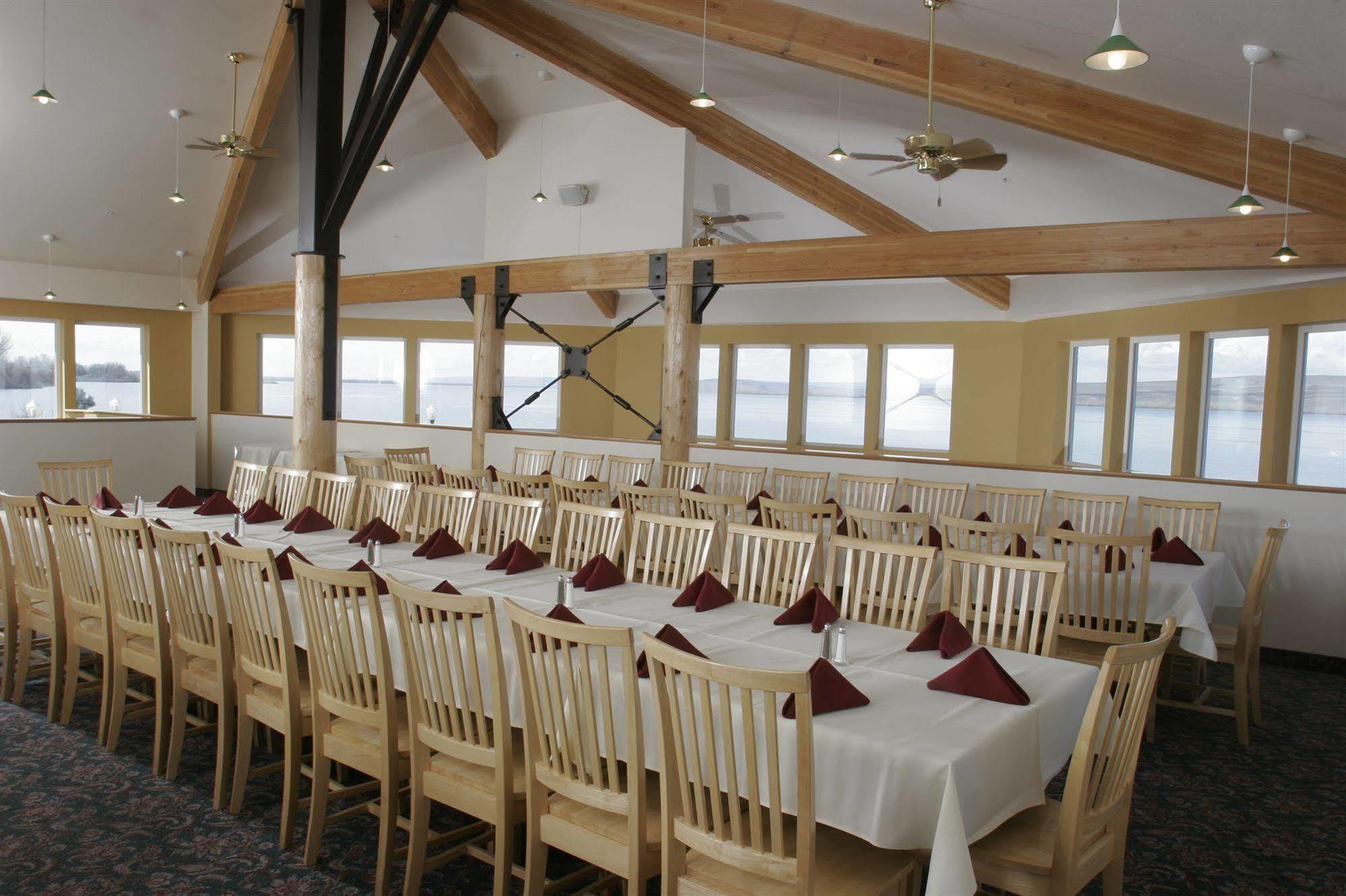 River Lodge And Cabins Boardman Bagian luar foto